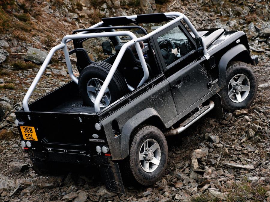  Land Rover Defender 90 SVX RHD 2008 года  (фото 15 из 17)